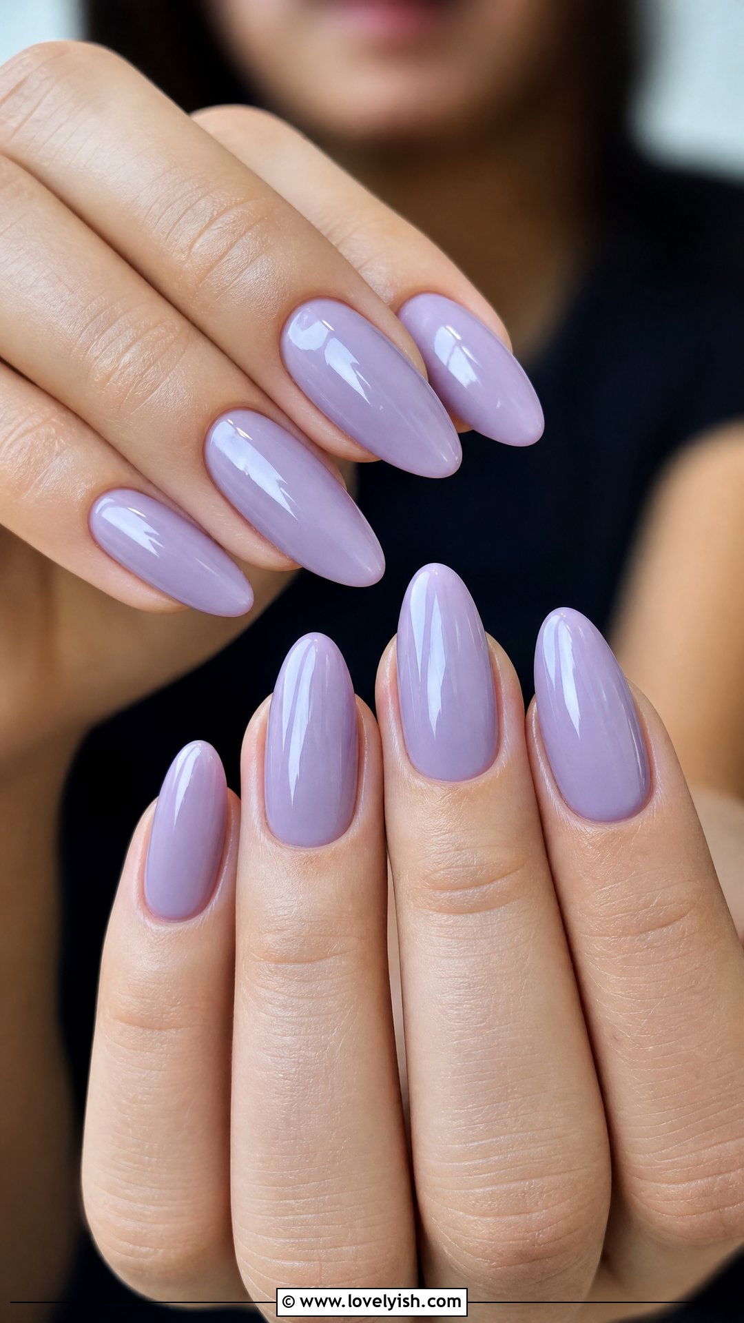 Soft Lilac Glossy Nails - 50 elegant nails - 50 elegant nails