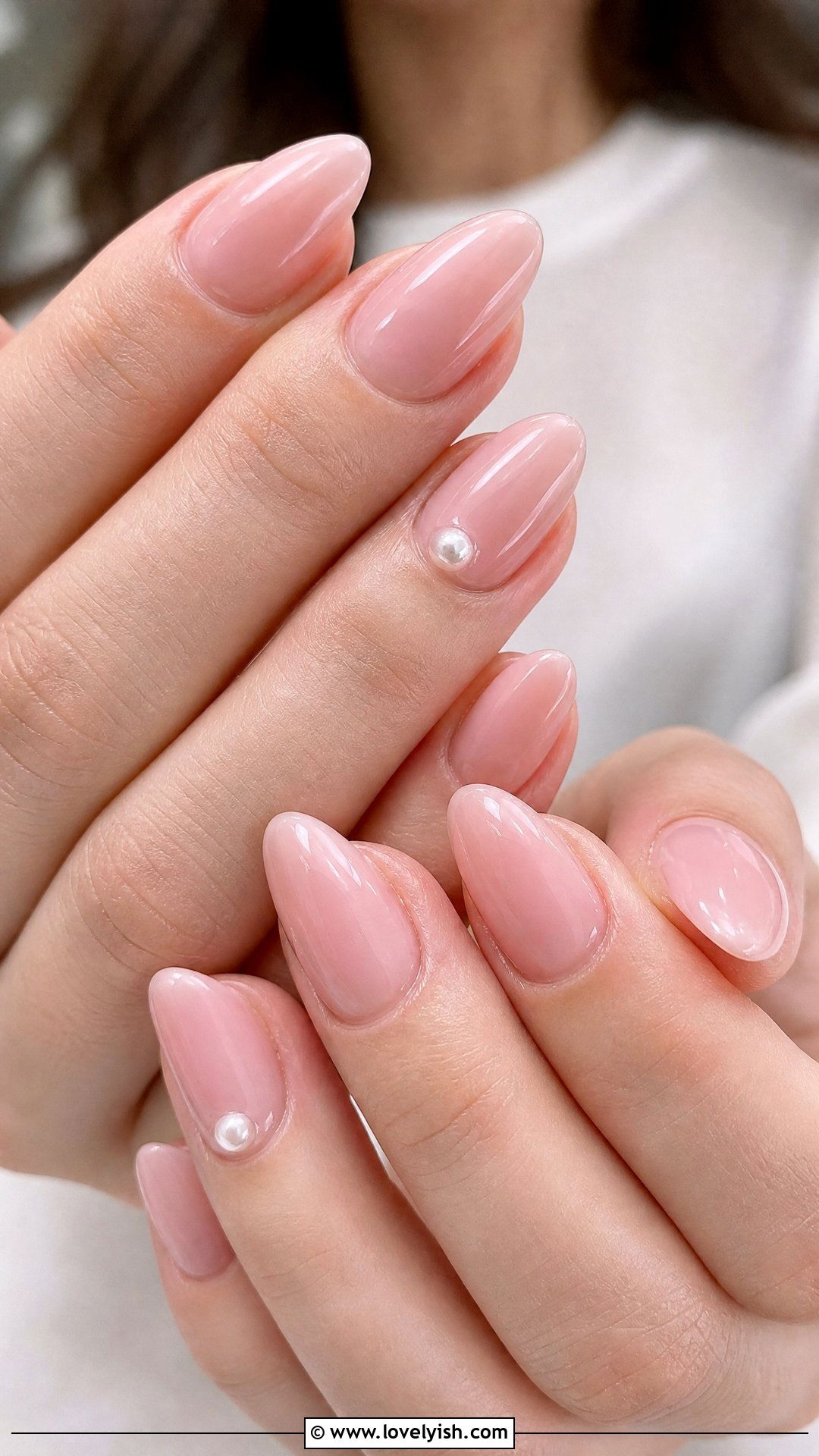 Soft Pink Pearl Accent Nails - 50 simple spring nail designs - 50 simple spring nail designs