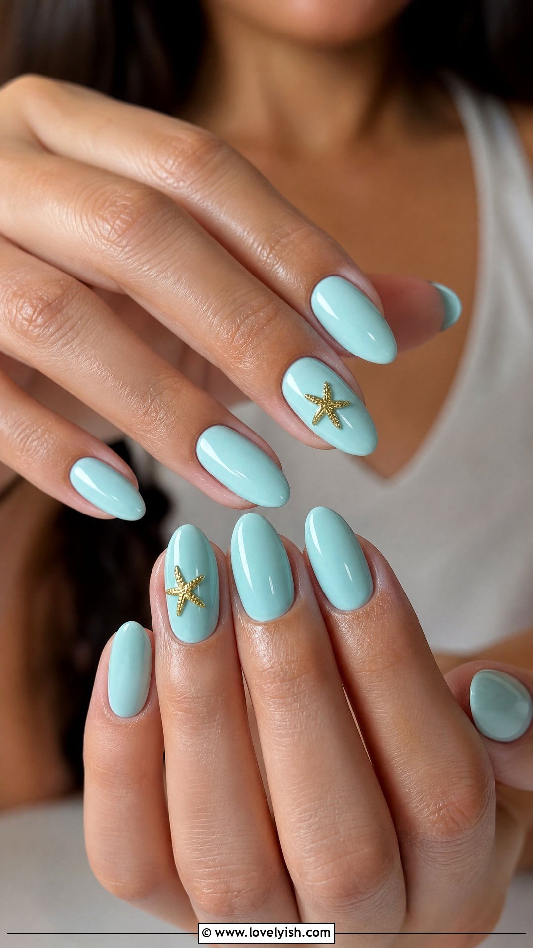 Starfish Accent Beach Nails - 25 beach nail ideas - 25 beach nail ideas