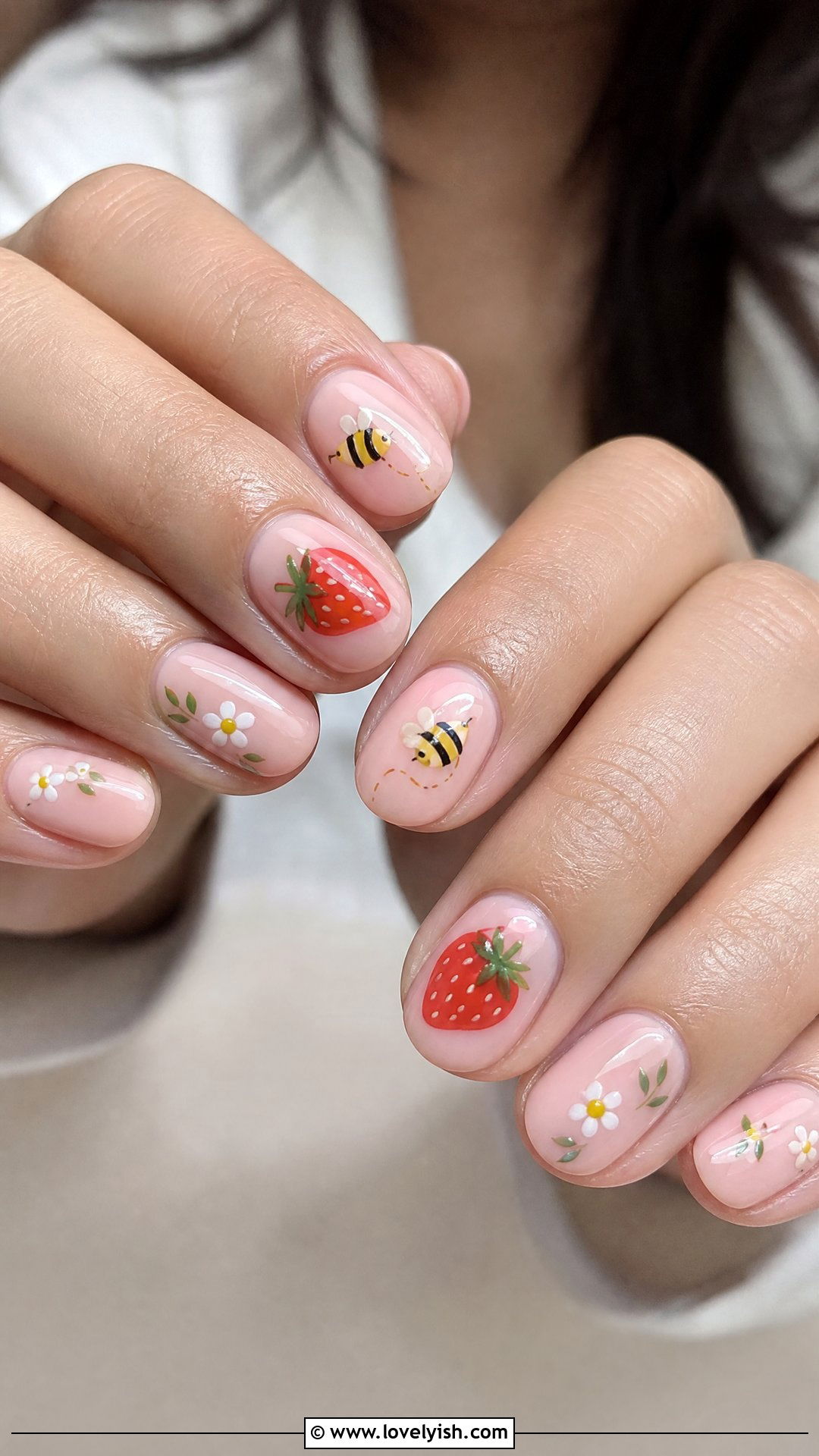 Strawberry and Bee Nails - 50 strawberry nails - 50 strawberry nails