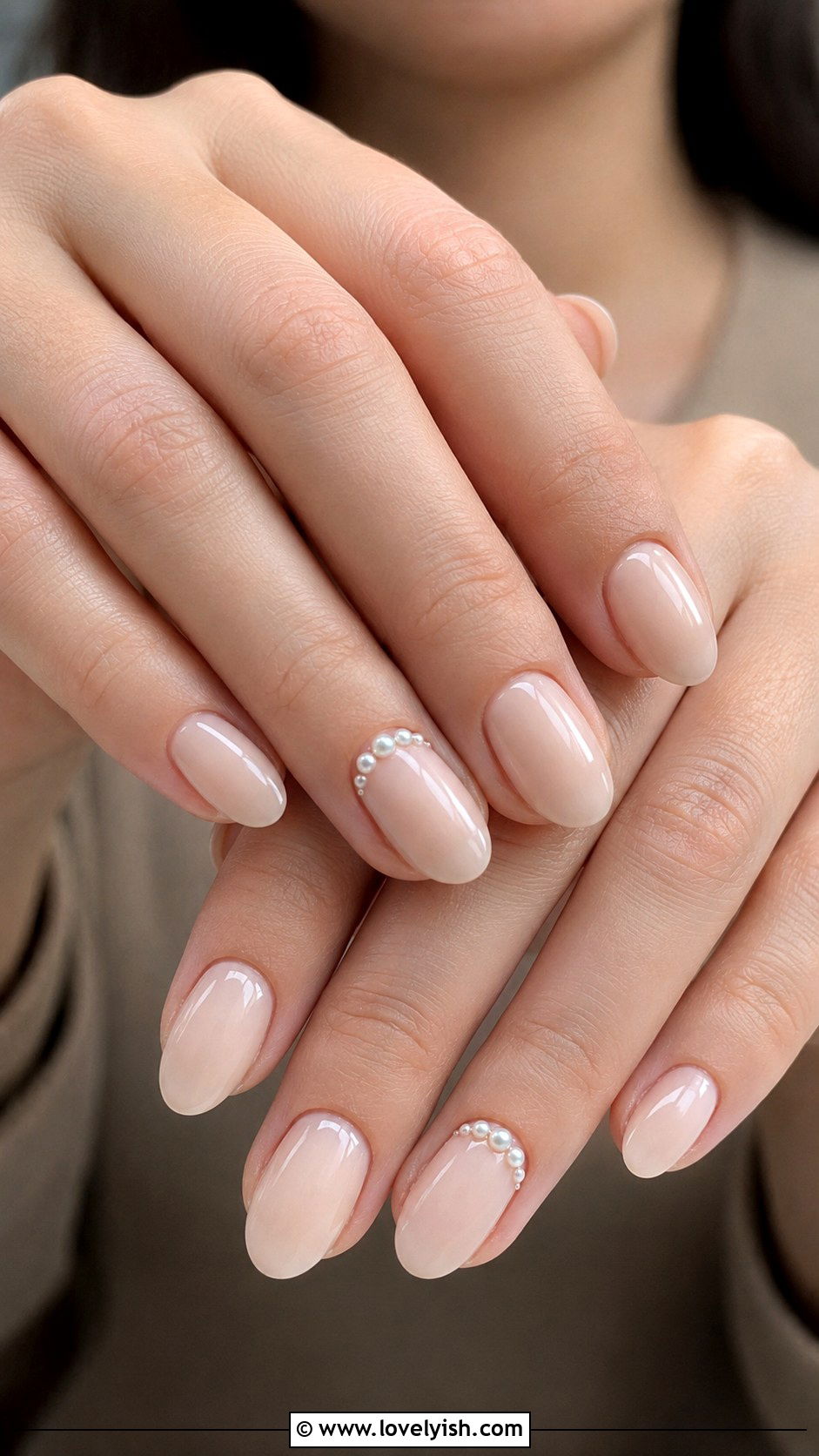 Sunflower Accent Nail Design - 45 cute nail designs - 45 cute nail designs