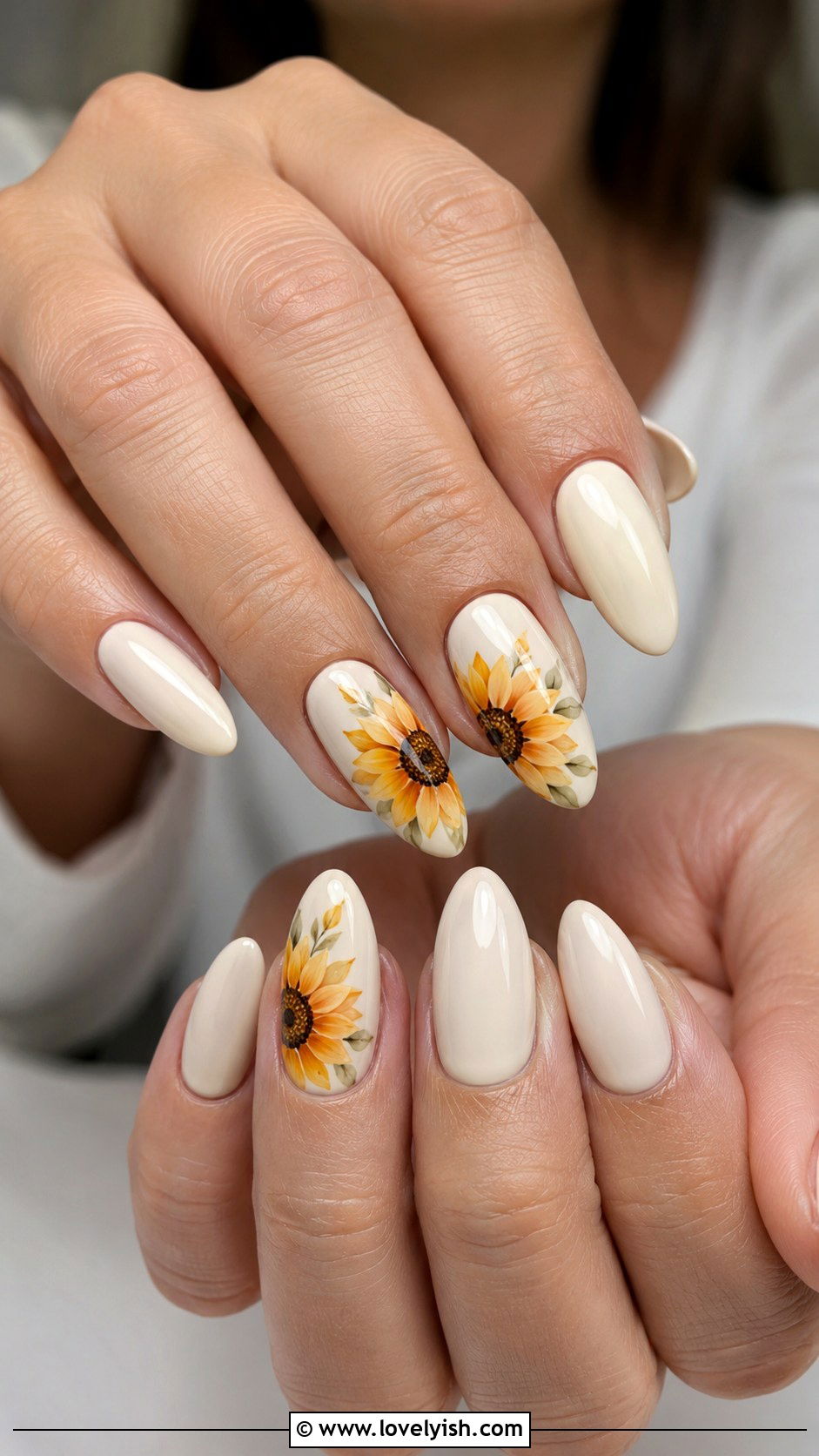 Sunflower Acrylic Nails - 42 acrylic nail designs - 42 acrylic nail designs