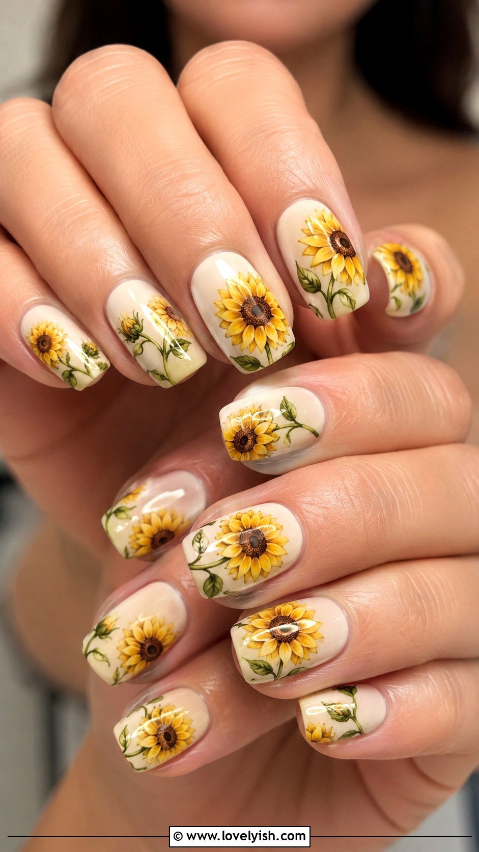 Sunflower Field Nails - 25 floral nail designs - 25 floral nail designs