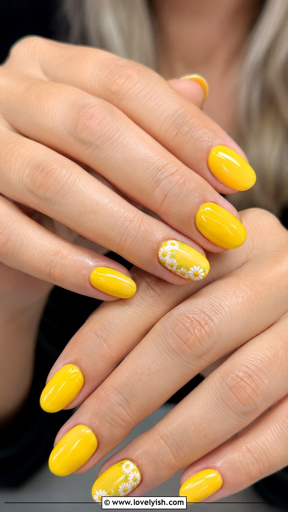Sunflower Yellow Nails with Daisy Details - 50 tumblr nail designs - 50 tumblr nail designs