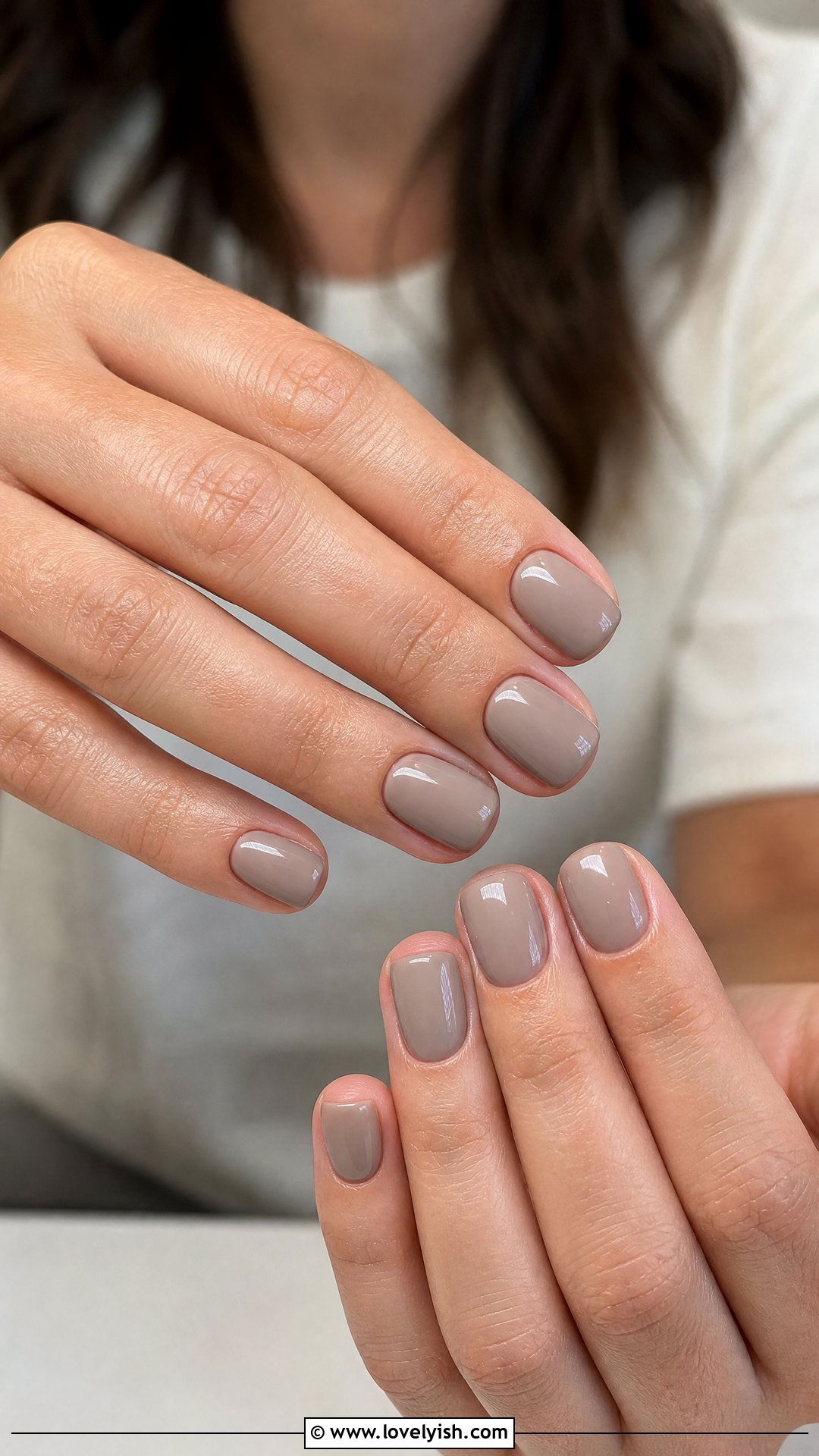 Taupe Minimalist Nails - 25 classy nail ideas