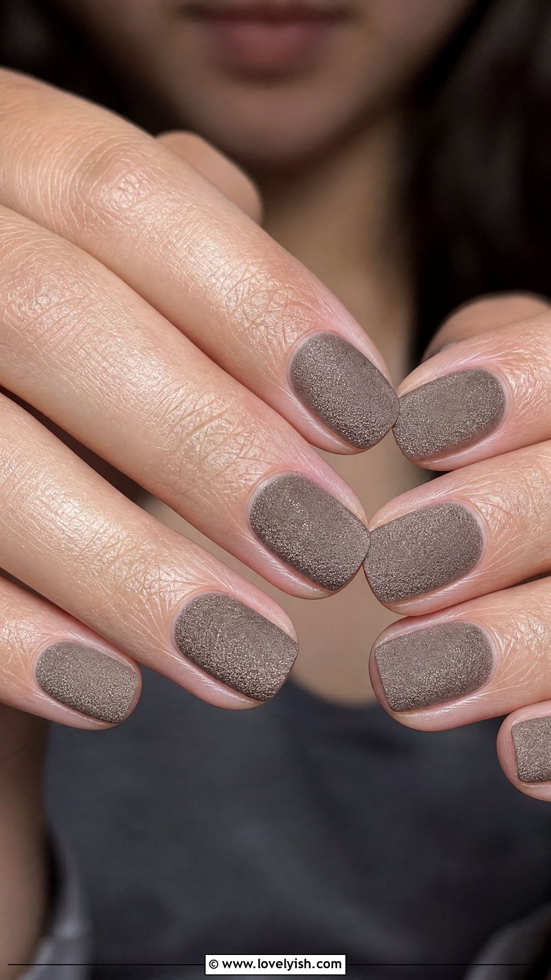 Taupe Velvet Short Nails - 50 classy short nail designs - 50 classy short nail designs