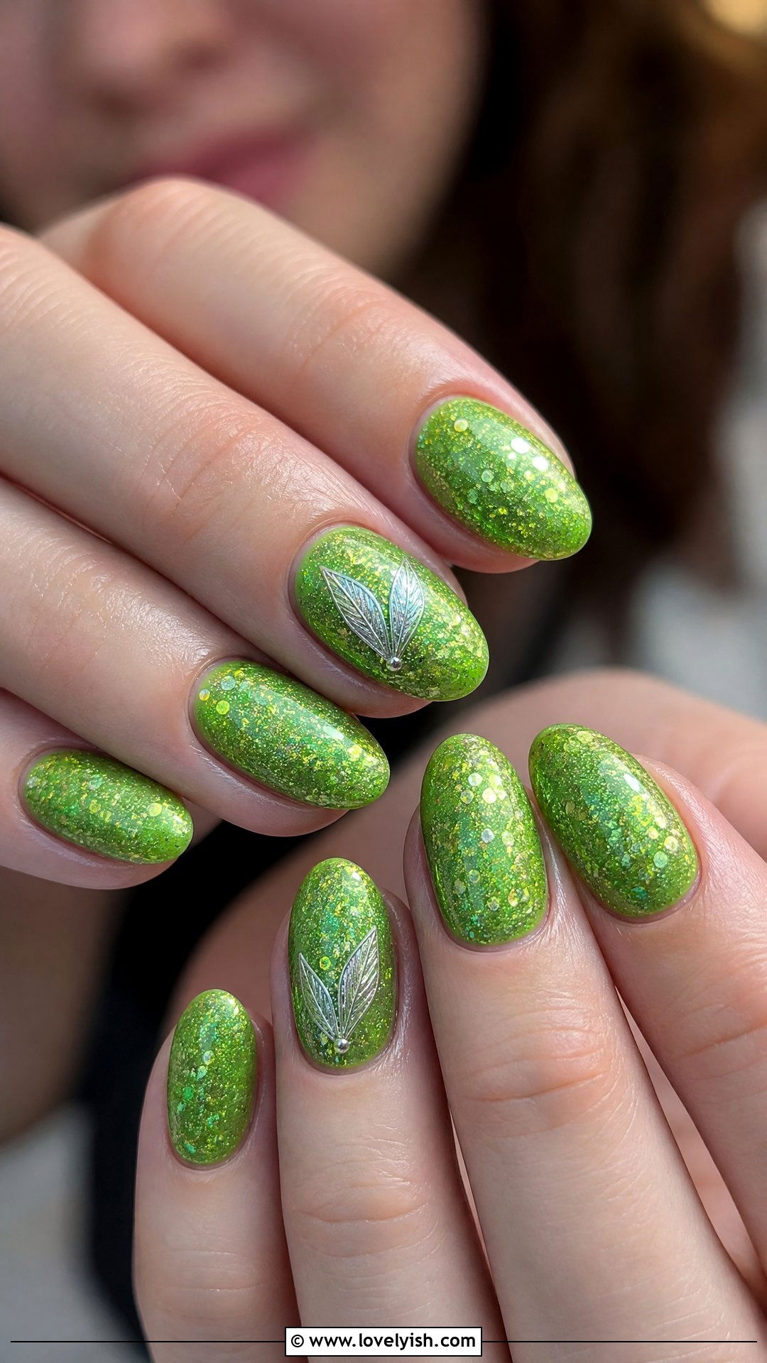 Tinkerbell Green Glitter Nails - 50 disney nail designs - 50 disney nail designs