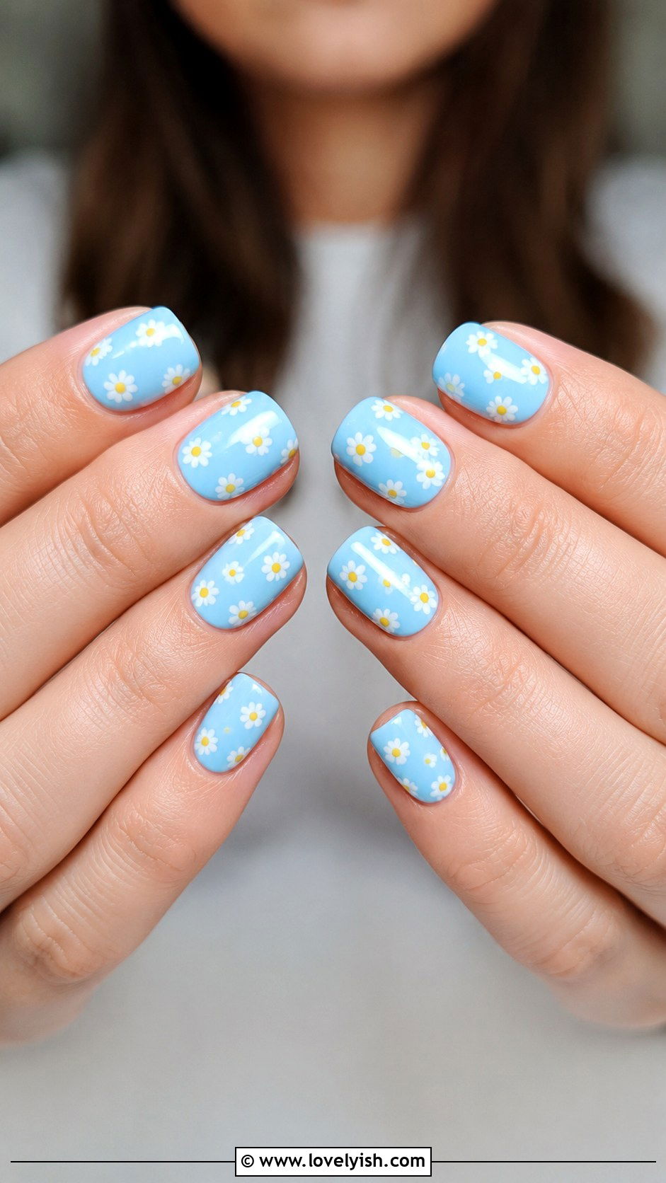 Toothpick Daisy Nails - 25 easy nail art designs for beginners without tools - 25 easy nail art designs for beginners without tools