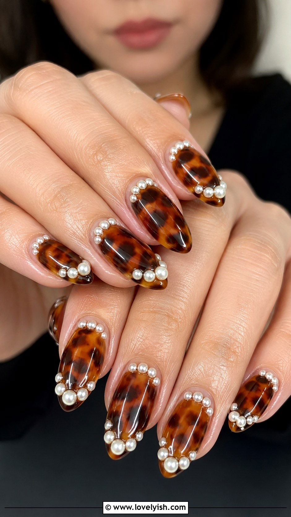 Tortoise Nails With Velvet Finish - 50 tortoise nail design ideas - 50 tortoise nail design ideas