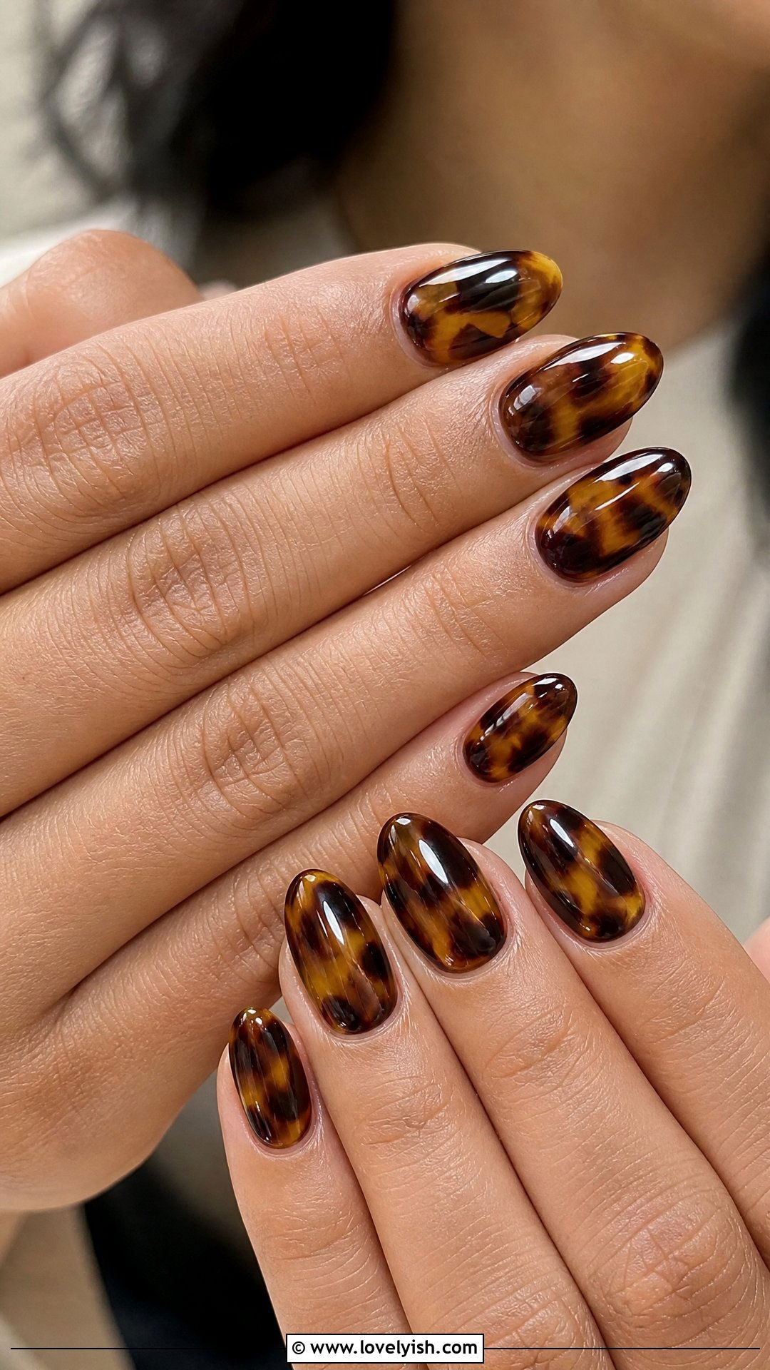 Tortoise Shell Nails - 39 summer nail ideas - 39 summer nail ideas