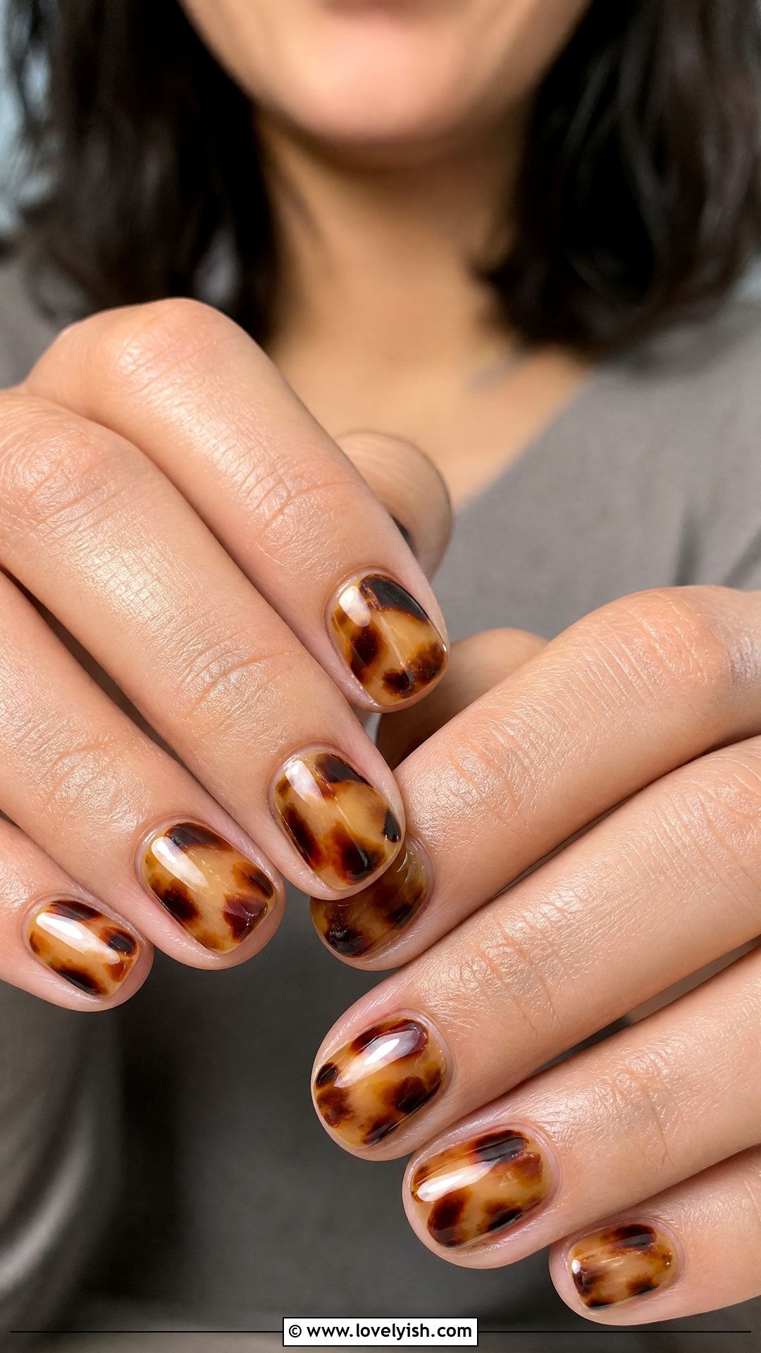 Tortoise Shell Nails - 50 simple short nail designs - 50 simple short nail designs