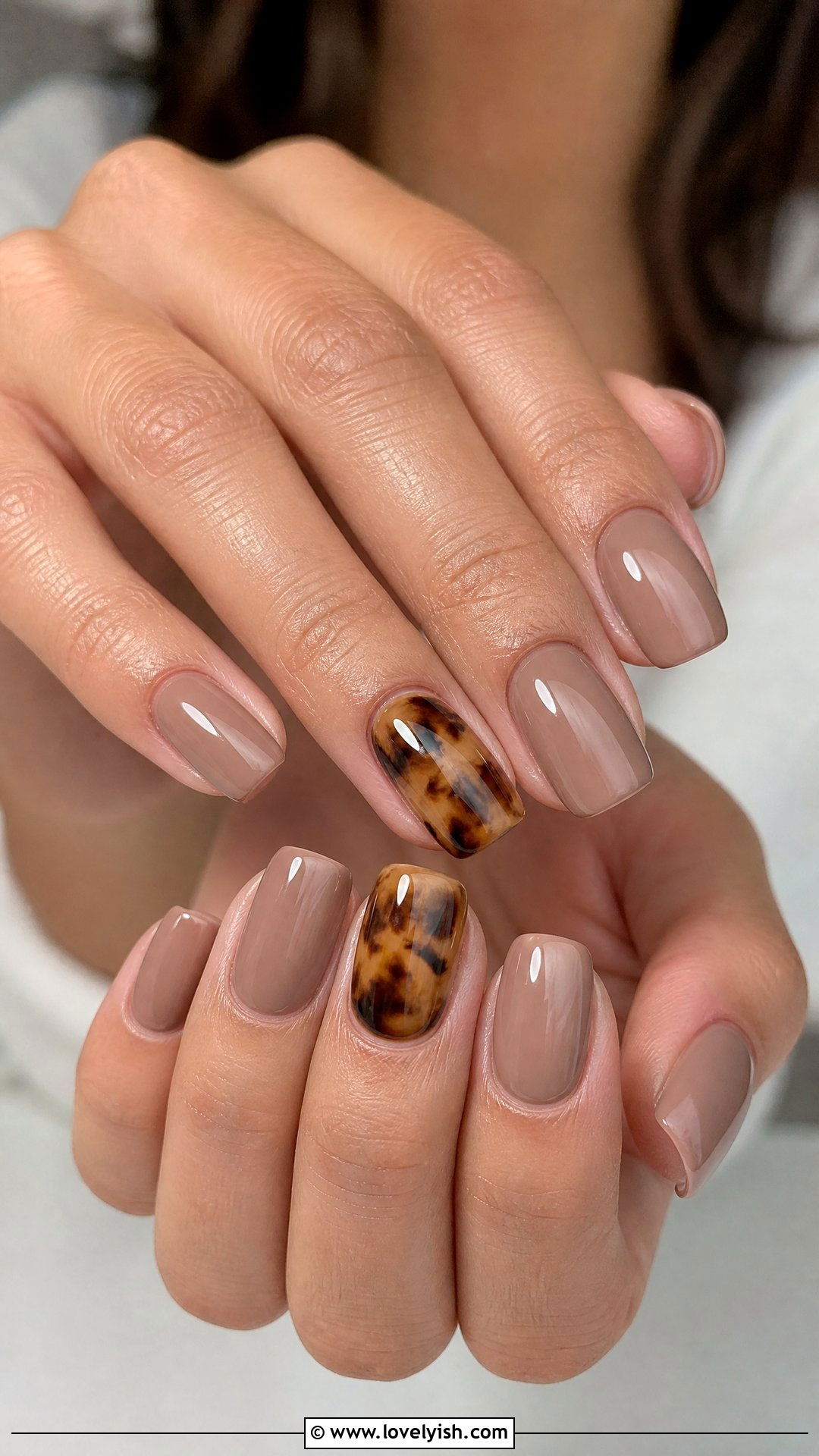 Tortoiseshell Accent Nails - 50 classy nails - 50 classy nails