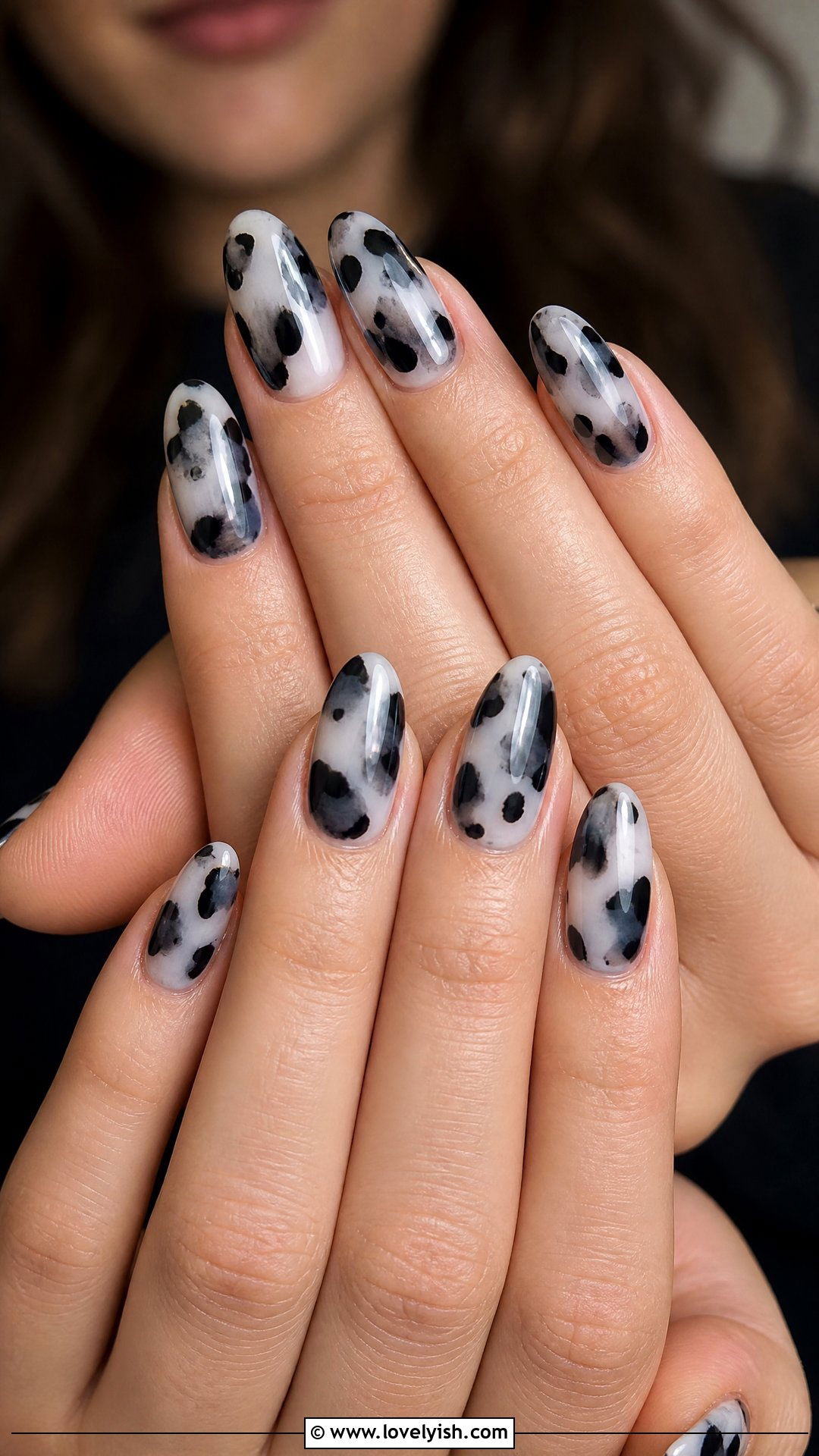 Tortoiseshell Black and White Nails - 50 black and white nail designs - 50 black and white nail designs