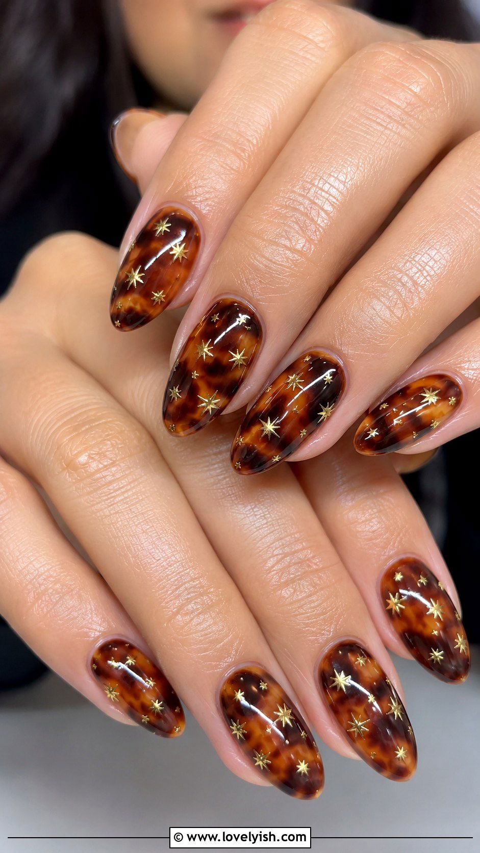 Tortoiseshell Nails With Star Details - 50 tortoise nail design ideas - 50 tortoise nail design ideas