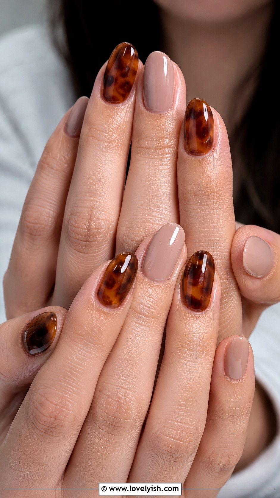Tortoiseshell Swirl Nails - 50 tortoise nail design ideas - 50 tortoise nail design ideas