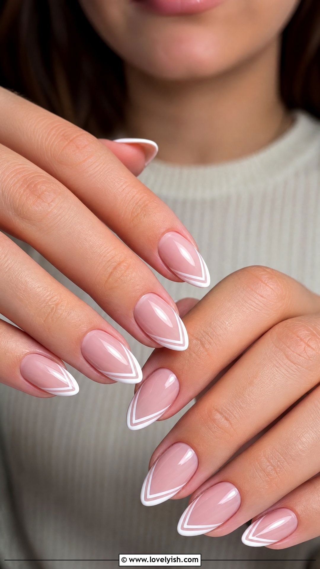 V Shaped French Tips - 50 minimalist french tips - 50 minimalist french tips