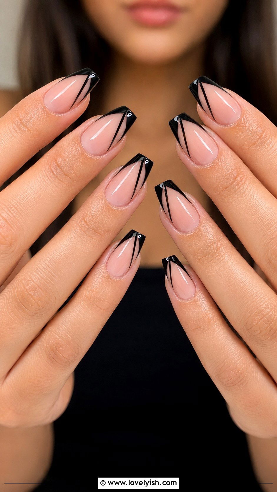 V Tip Brush Nails - 25 easy nail art designs for beginners without tools - 25 easy nail art designs for beginners without tools