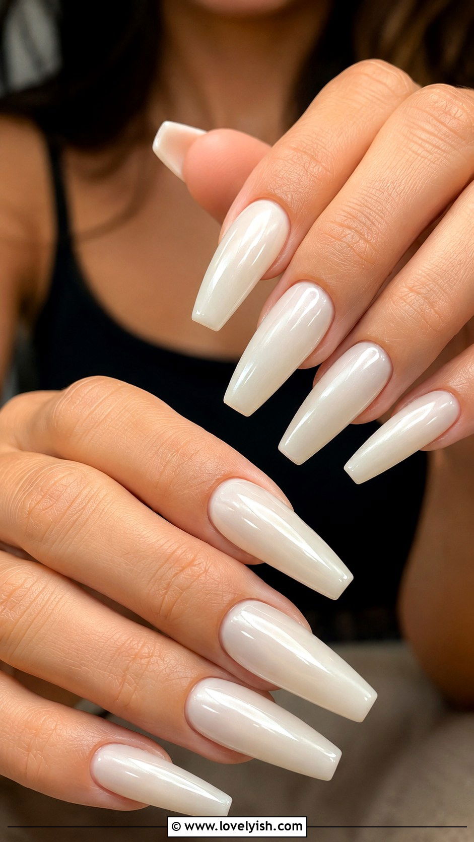 Vanilla Nails with Thin Gold Line Art - 50 vanilla girl nails - 50 vanilla girl nails