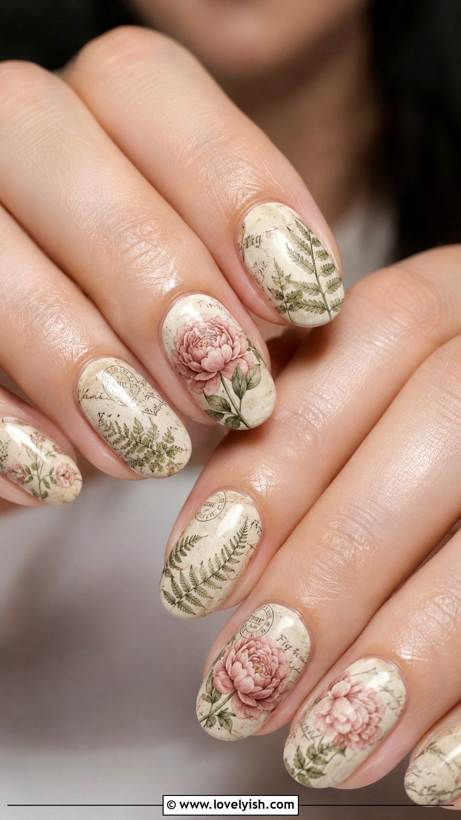 Vintage Botanical Nails - 25 flower nails design ideas - 25 flower nails design ideas