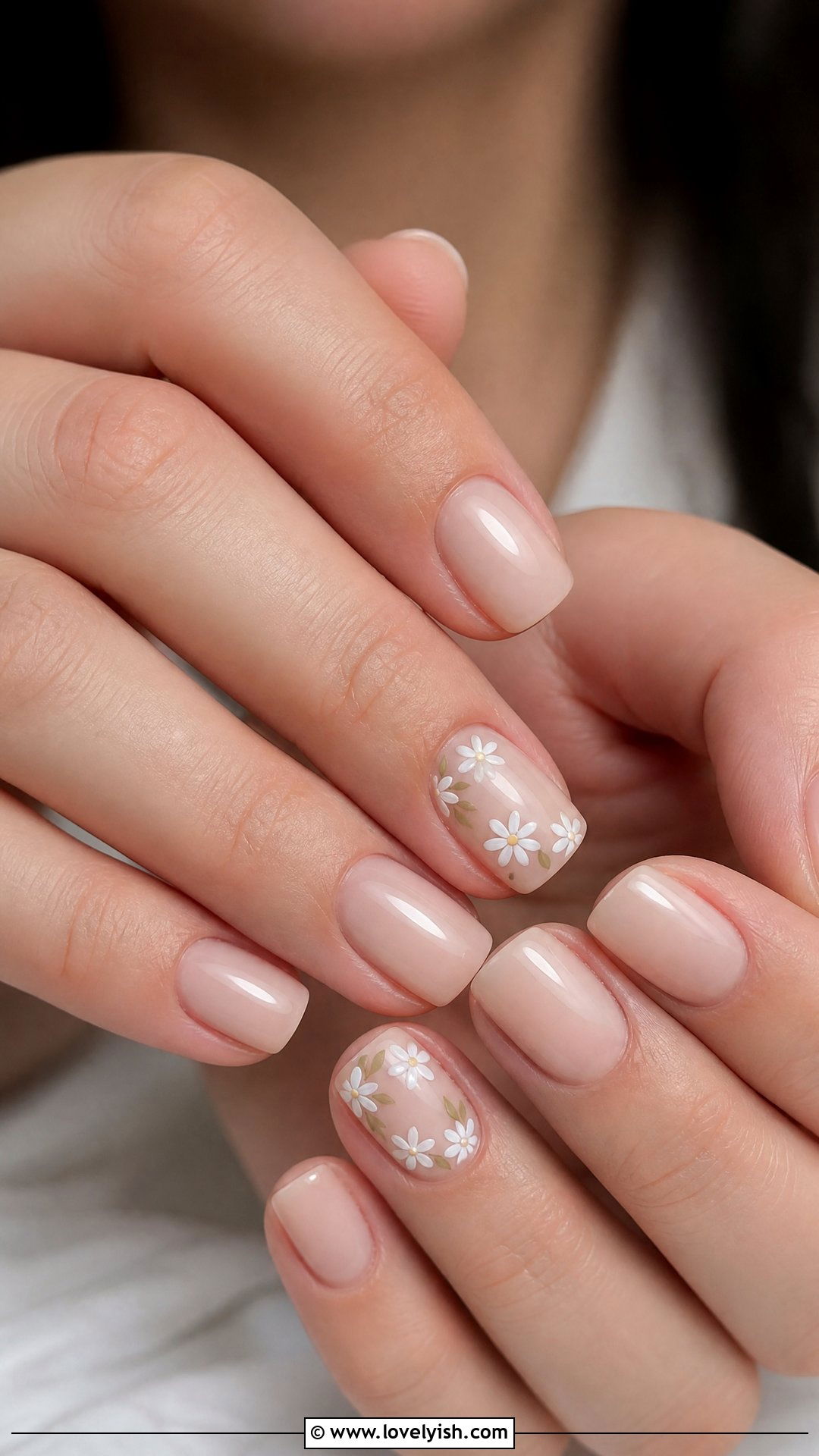 White Daisy Floral Wedding Nails - 50 classic wedding nails - 50 classic wedding nails