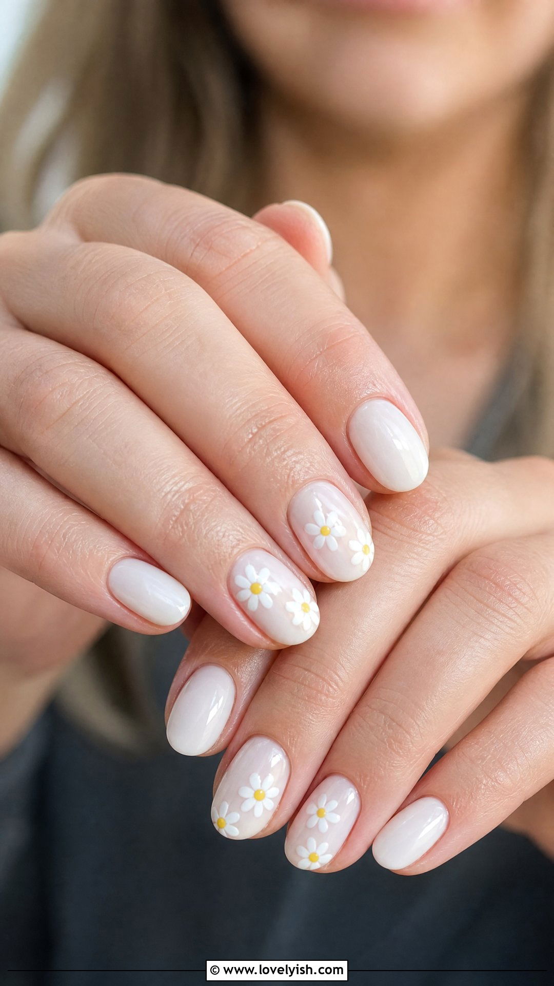 White Daisy Flower Nails - 38 simple nail art designs - 38 simple nail art designs