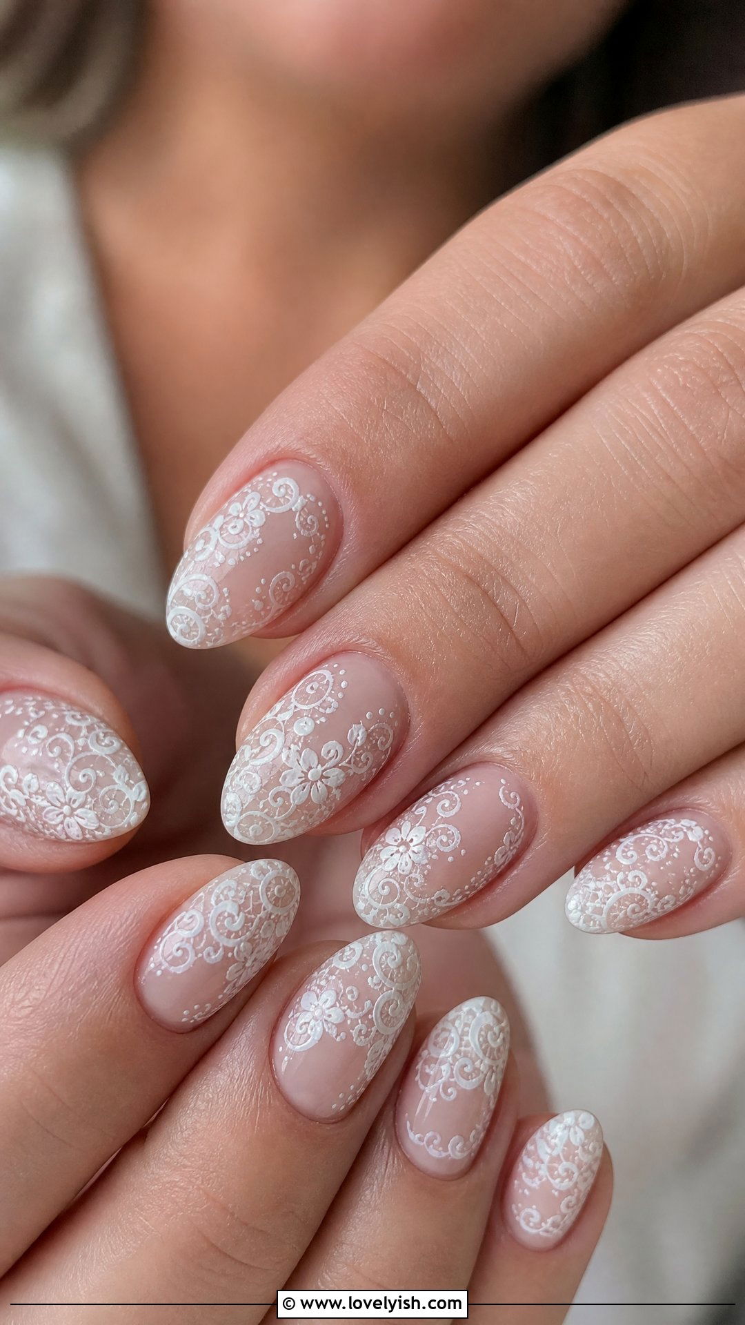 White Lace Short Almond Nails - 50 short almond nails - 50 short almond nails