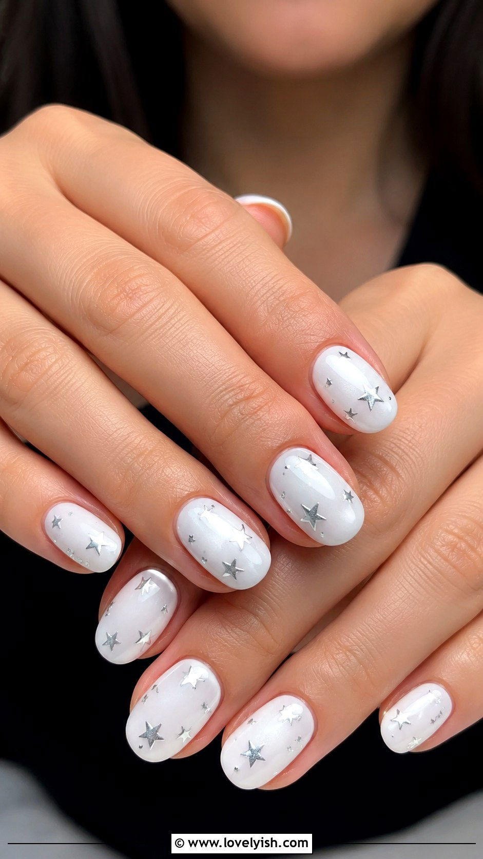 White and Silver Star Nails - 33 easy nail designs for beginners - 33 easy nail designs for beginners