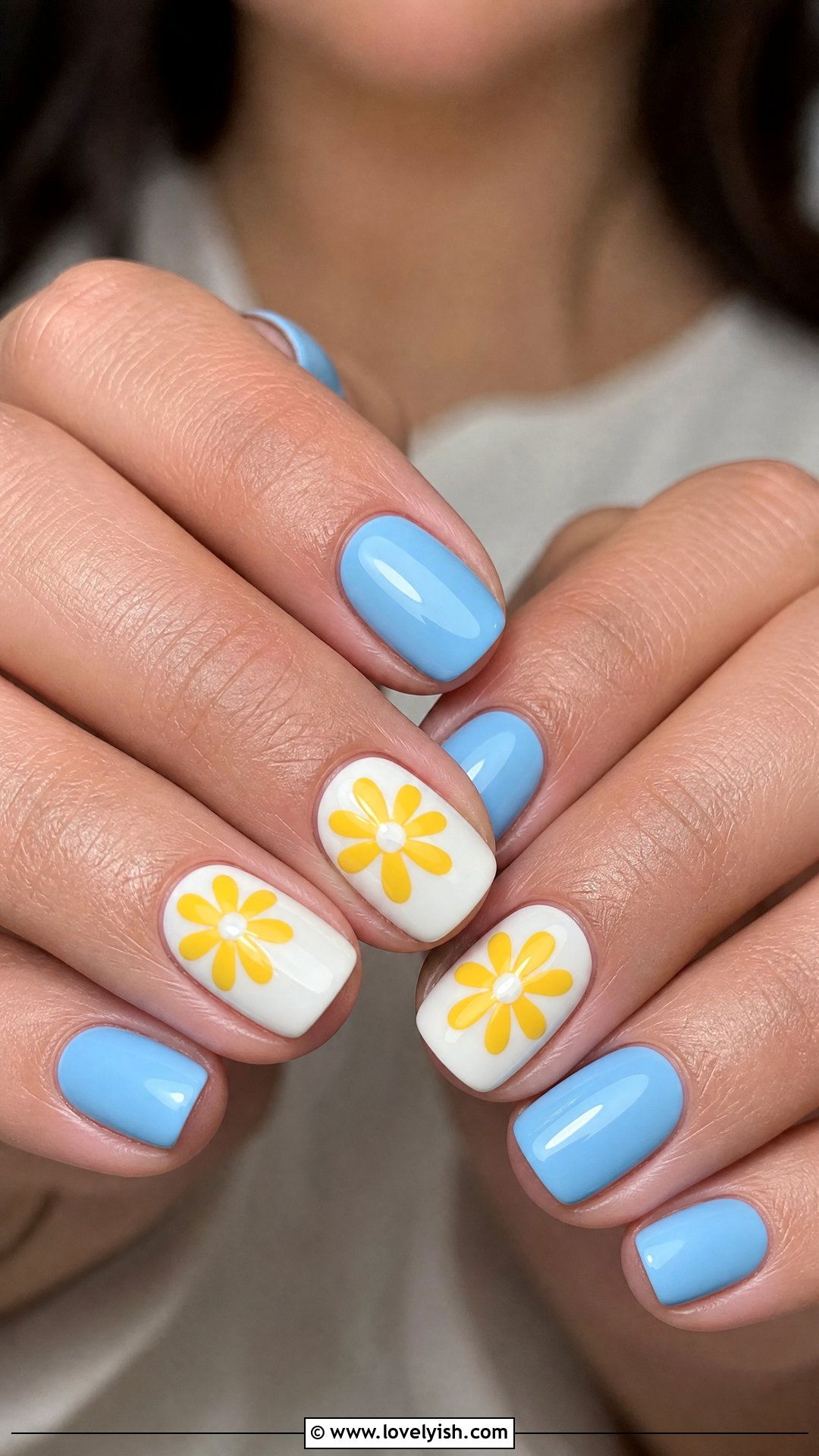 Yellow Daisy Sky Blue Nails - 50 flower nails - 50 flower nails