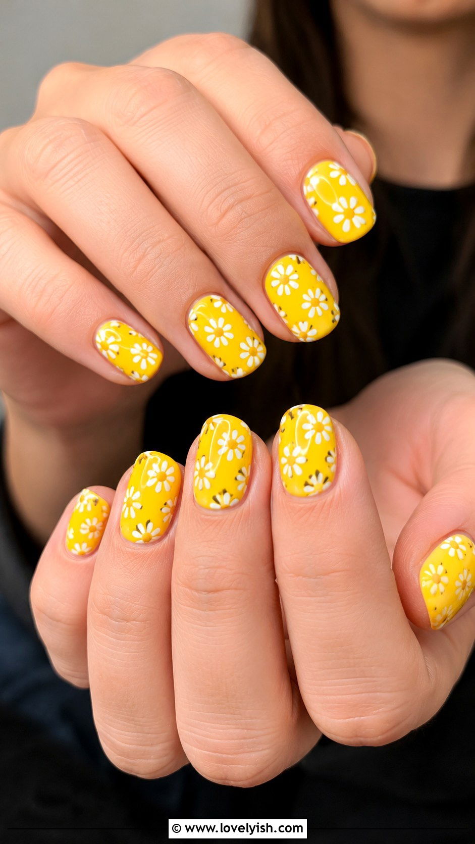 Yellow Nail Art with Daisy Designs - 50 yellow nails - 50 yellow nails