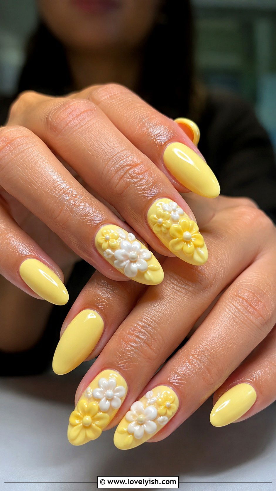 Yellow Nails with 3D Flowers - 50 yellow nails - 50 yellow nails
