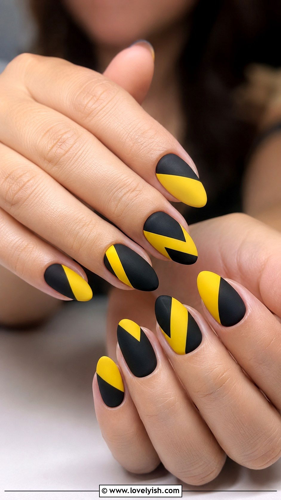 Yellow and Black Geometric Nails - 50 geometric nails - 50 geometric nails