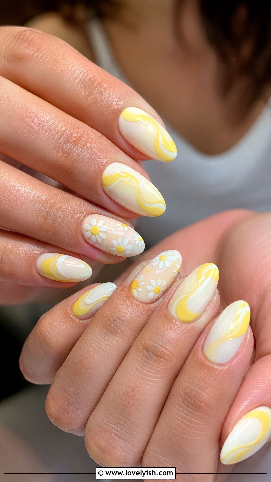 Yellow and White Daisy Swirl Nails - 50 swirl nails - 50 swirl nails