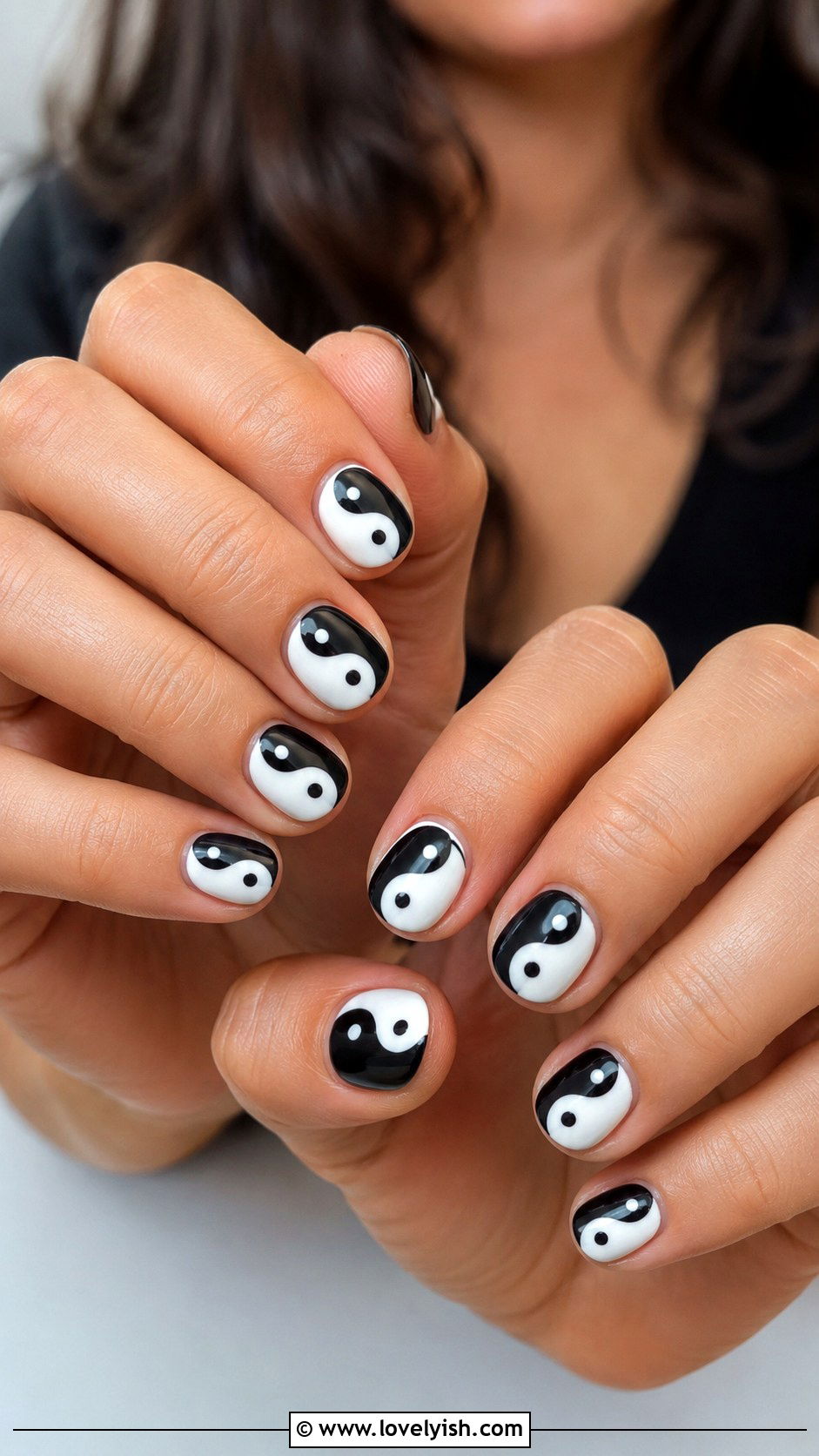 Yin Yang Black and White Nails - 25 edgy nail designs - 25 edgy nail designs