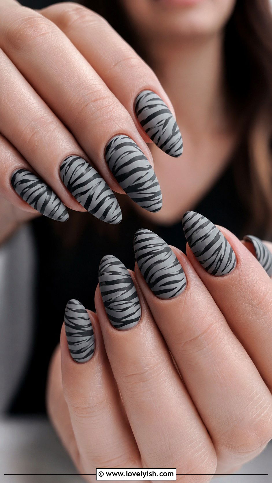 Zebra Print Nails in Gray Tones - 50 zebra print nails - 50 zebra print nails
